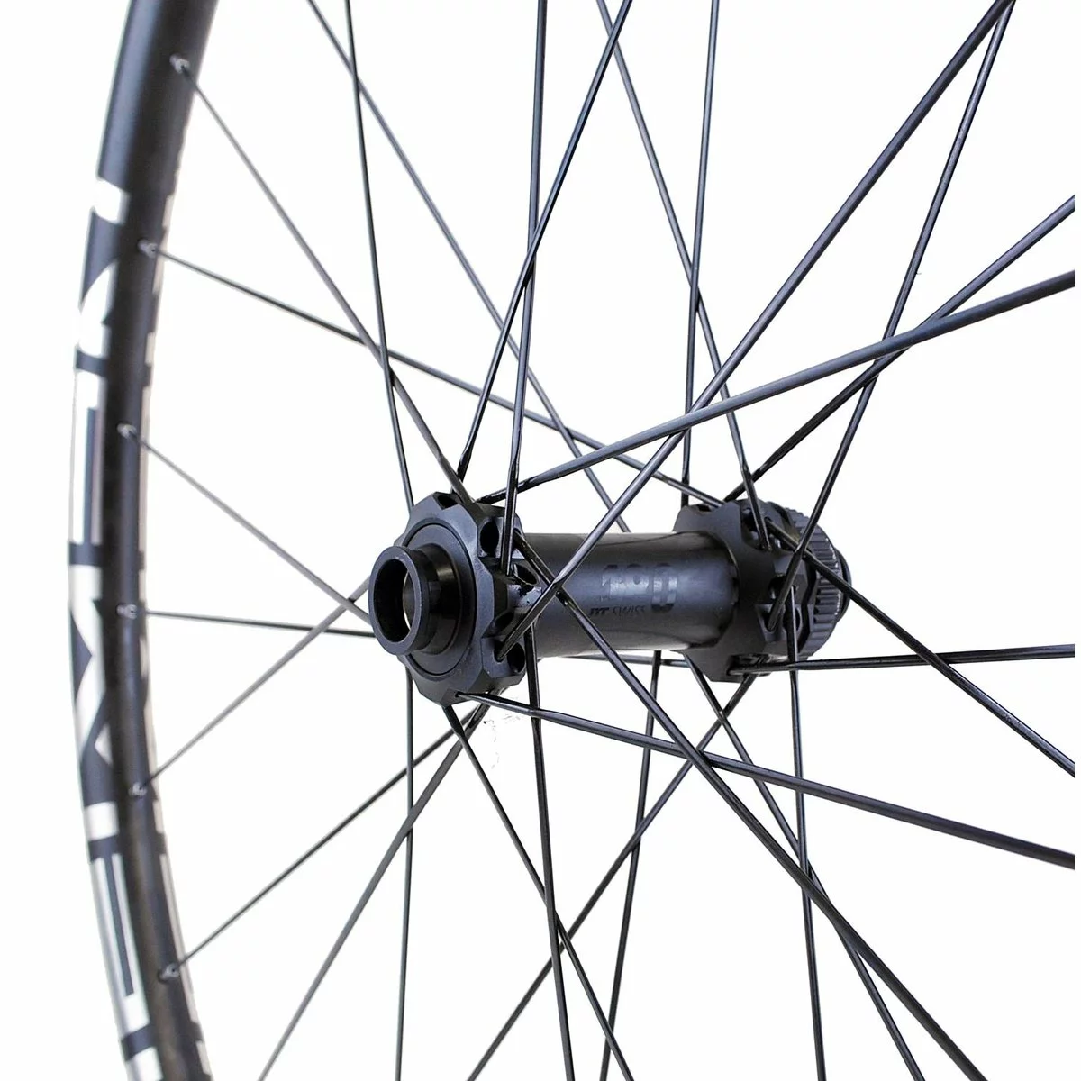 Dt-swiss Laufradsatz DT Swiss 180 Ceramic - Newmen Advanced Carbon SL X A.25, Ca. 1.230 Gramm 6 Dt-swiss Laufradsatz DT Swiss 180 Ceramic - Newmen Advanced Carbon SL X A.25, Ca. 1.230 Gramm – Bild 4