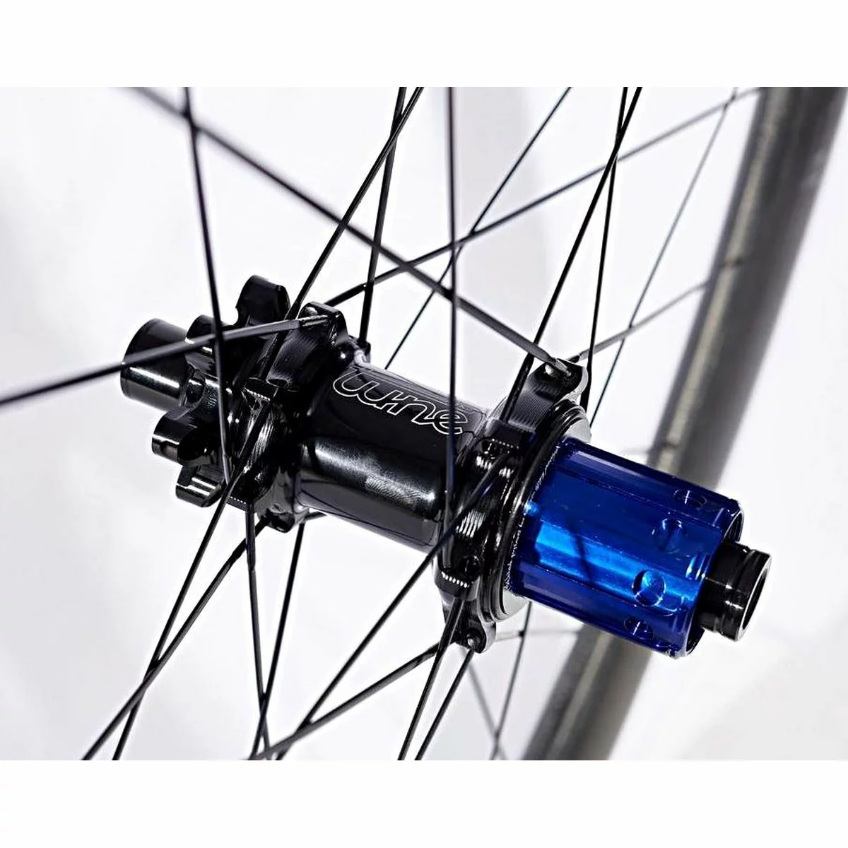 Schmolke Carbon Laufradsatz Schmolke TLO 62 C Disc, Ab Ca. 1.420 Gramm 7 Schmolke Carbon Laufradsatz Schmolke TLO 62 C Disc, Ab Ca. 1.420 Gramm – Bild 5