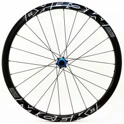 Laufradsatz Yuniper MCFK Carbon Disc, Ab Ca. 1.240 Gramm -Rennrad handeln laufradsatz yuniper mcfk road disc road disc wheels road disc carbon wheels yuniper hubs with mcfk rims yuniper disc straight naben yuniper laufradsatz yuniper disc hubs handbuild wheelset6