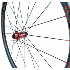 Laufradsatz Tune MCFK Gravel 35, Ab Ca. 1.300 Gramm -Rennrad handeln tune mcfk gravel 35 carbonfelge mcfk laufradsatz 35 mm gravel tune disc laufradsatz cross disc laufradsatz tune king kong laufradsatz tune laufradsatz4